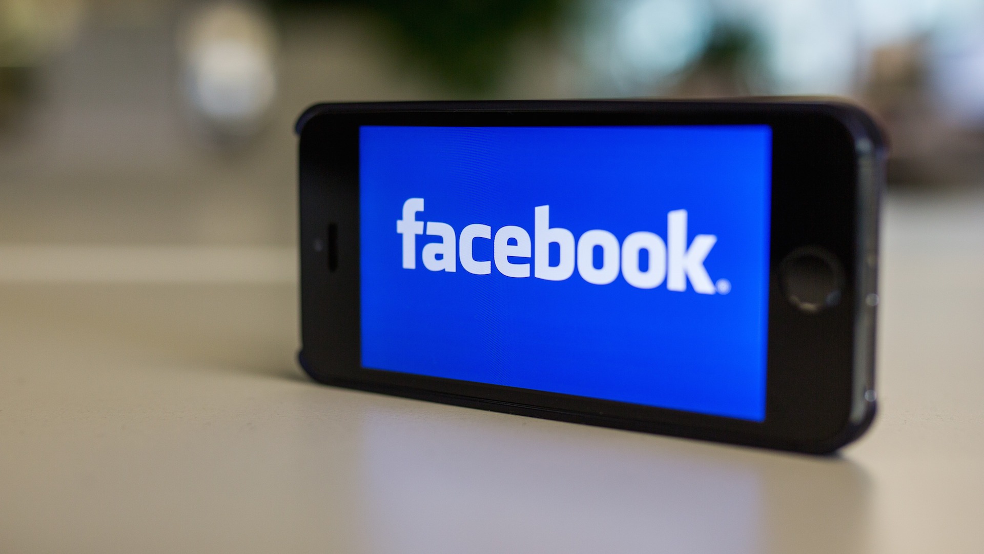 خاصية جديدة من فايسبوك Facebook للتواصل بسهولة مع غير الاصدقاء