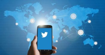 الرئيس ترمب يتهم تويتر بحذف متابعيه
